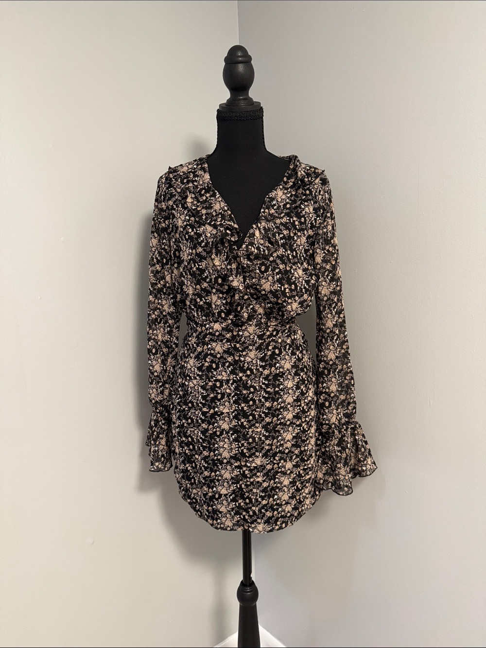 Floral Ruffled Long-Sleeve Mini Dress in Black and Cream